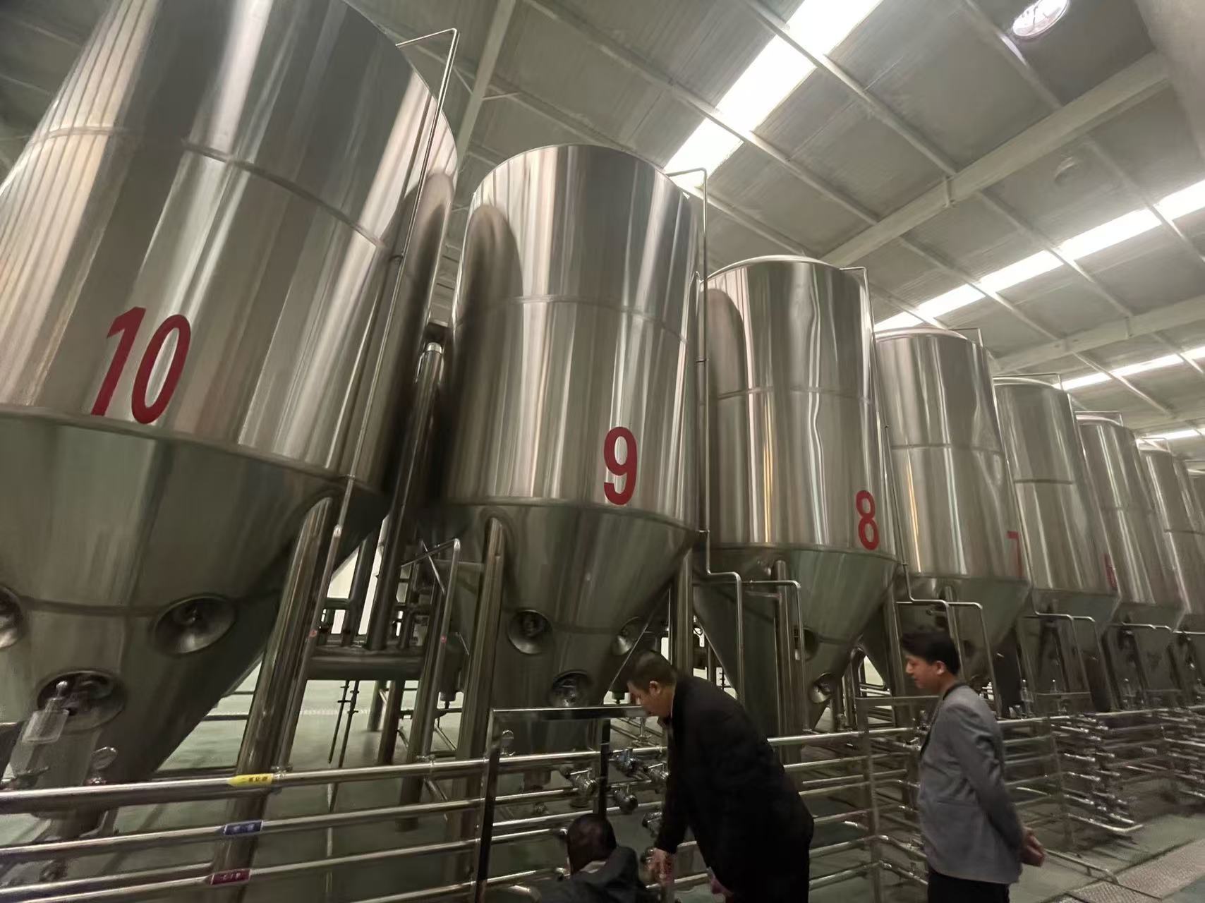 寿阳精酿啤酒设备厂—平面布置、设备设计、制造、调试、培训等一条龙服务